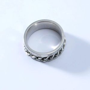 Men’s chain decor ring